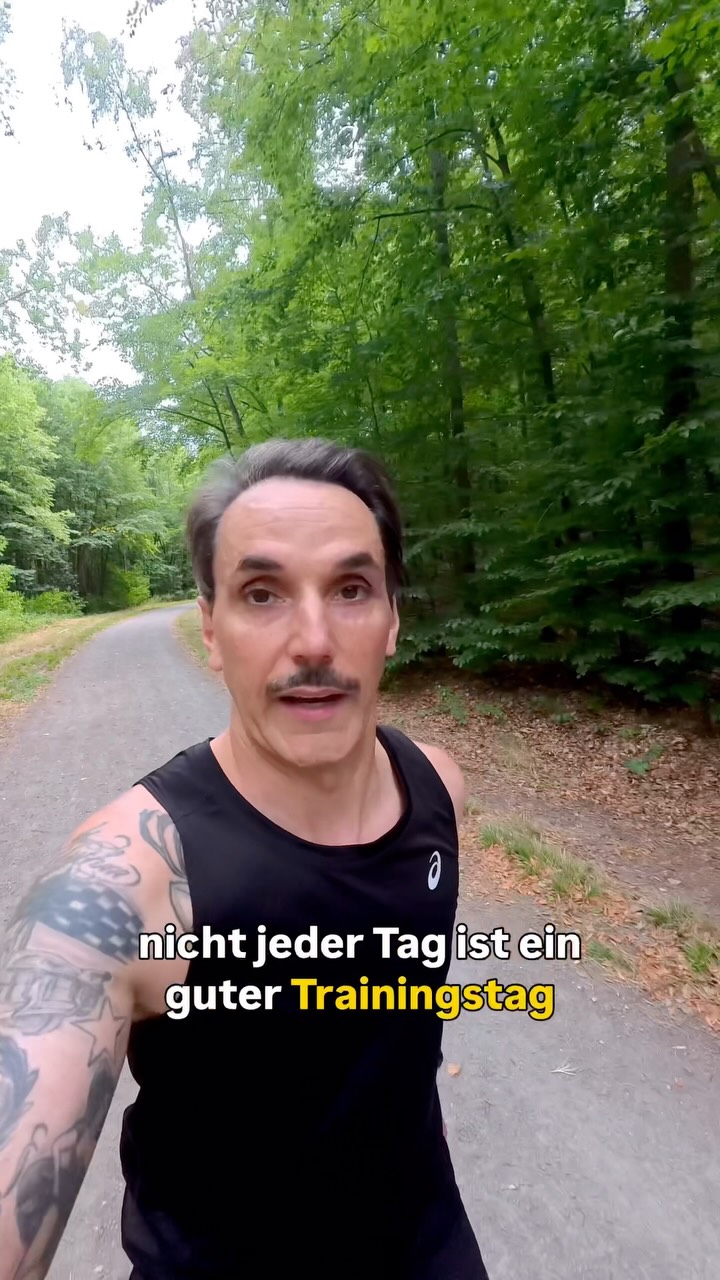 Muss auch mal gesagt/gezeigt werden 🤝 - An manchen Tagen geht einfach nix. Und dann laufe ich langsamer oder geh halt direkt nach Hause (je nachdem wie weit ich schon entfernt bin 😂). 

Und dann geht’s am nächsten Tag weiter. Und das ist okay 🥰. 

#atriathleteslife #ironmantraining