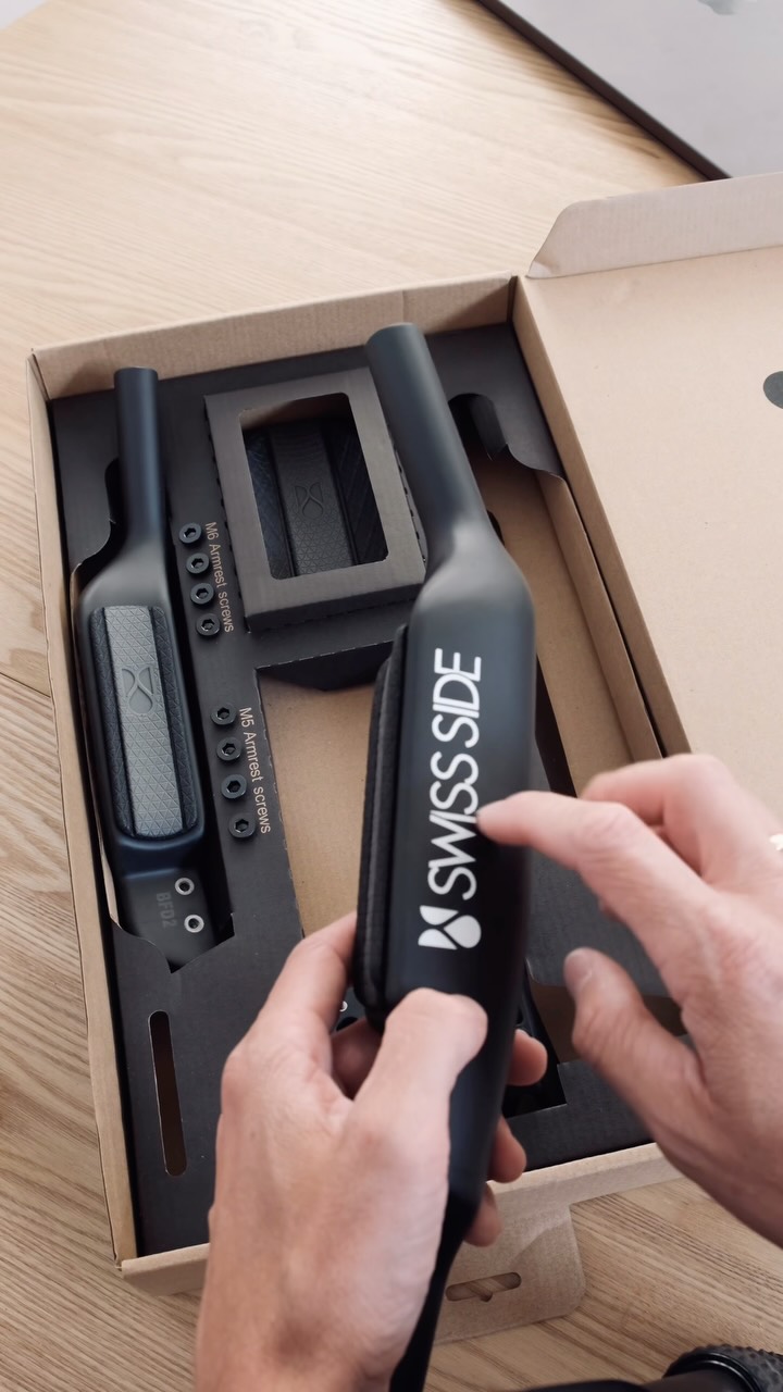 Carbon ASMR aka. Ich hab jetzt nen Drehmomemtschlüssel und weiß wie man ihn benutzt 🥰.

Danke für das neue Cockpit @swissside und die Blip-Halterungen @sb_bike_solutions ✊.

Noch 3 Monate bis zum Ironman Portugal. 

#atriathleteslife #triathlon #aerocockpit