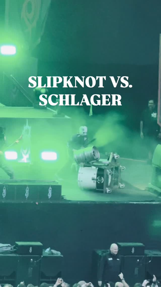 Moshpit oder Disco Fox? 
Wo wärt ihr lieber 😁? 

#moshpit #discofox