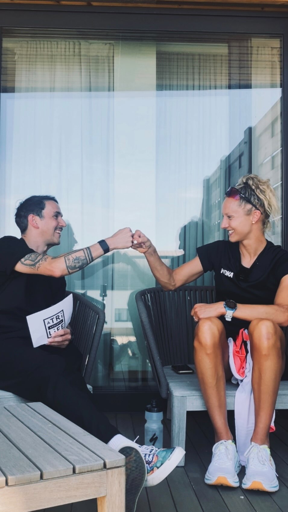 #RaceWeekRadio is in full swing 🎙. Let’s start with the one and only @em_pallant ! Already a legend, always smiling and definitely one of the toughest athletes around. Here you get some tips for young athletes and of course some questions and answers that are not tooooo much about Triathlon. Thanks for taking the time, Emma! 

Enjoy the interview and excuse my bad English. I’ll put all of the interviews on YouTube next week in better quality. 

Almost #RaceDay 😍

@challengefamily @challengesamorin 

#triathlon #triathletes #swimbikefun #challengefamily #letsgo