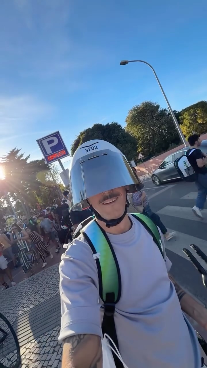 Okay, dann machen wir morgen endlich den Wettkampf, der seit Oktober 2025 in meinem Kopf rumschwirrt. Ich könnte jetzt 1000 Zeilen schreiben, aber ich muss leider schlafen. Trotzdem ganz kurz: Danke an alle, die in irgendeiner Form an diesem Projekt beteiligt waren 💛 und ganz besonders an meinen Coach Max @mk.triathlontraining fürs gesund und froh an die Startlinie bringen. 

Keine Zeitziele oder irgendwas. Einfach glücklich starten und ankommen. 

LFG 🥰

08:25 | Startnummer 3702 

#atriathleteslife #triathlon #ironmanportugal